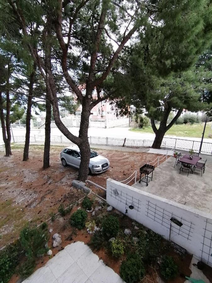 Apartment Borovi With Terrace And Parking بوداكا المظهر الخارجي الصورة